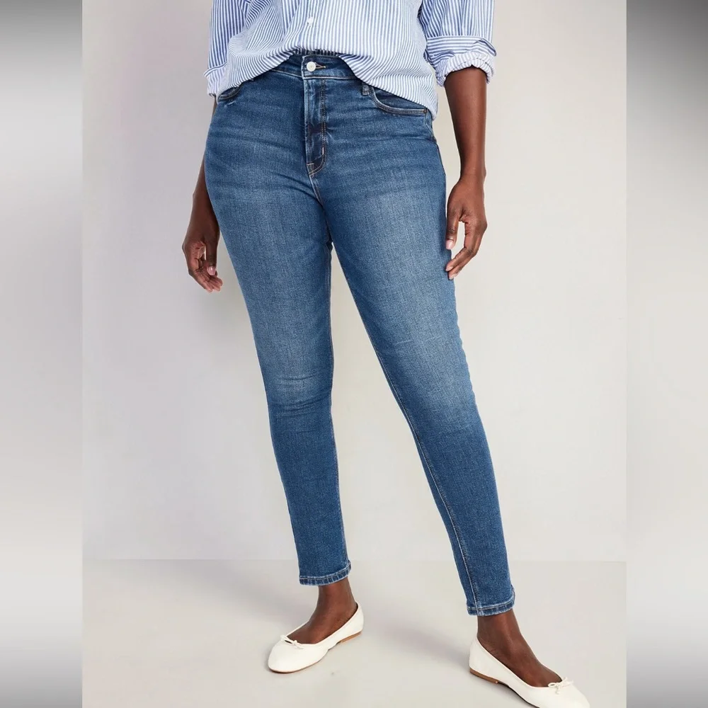 Old Navy High-Waisted Rockstar Super-Skinny
Jeans Dark Wash Blue - Picture 3 of 6